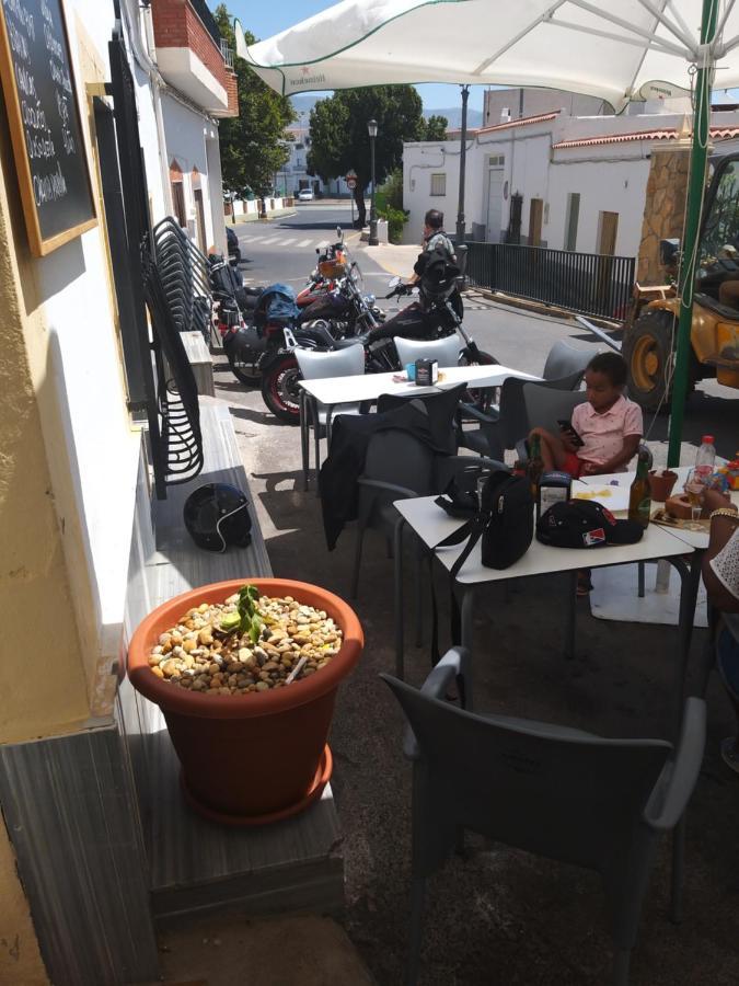 Pension La Fuente Абрусена Экстерьер фото