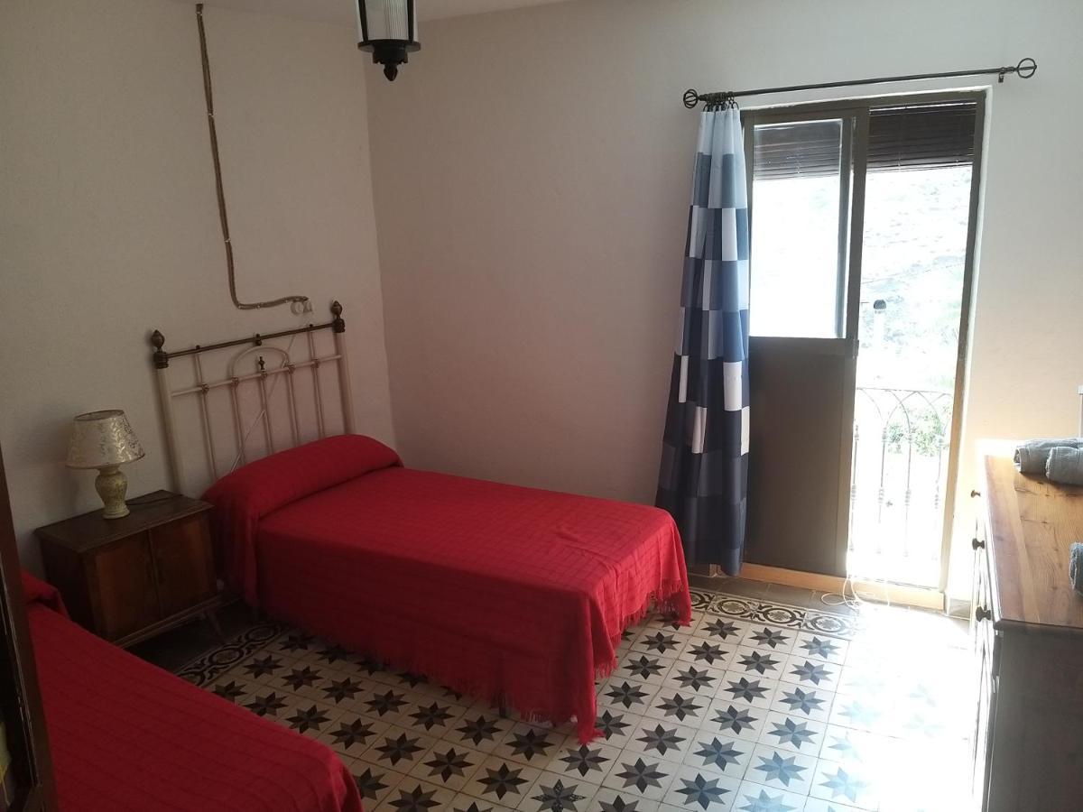 Pension La Fuente Абрусена Экстерьер фото